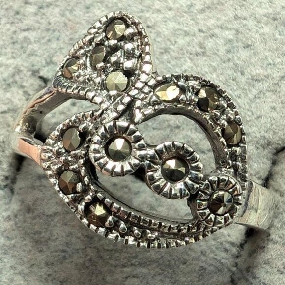 Silver Marcasite Ring Unique design. - Picture 2 of 2